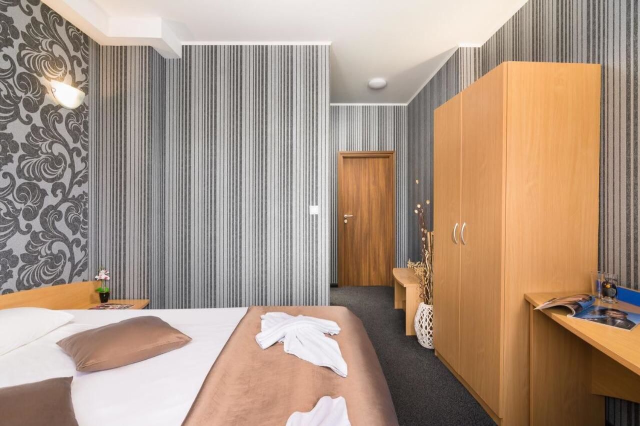 Отель Hotel Central Point София-28