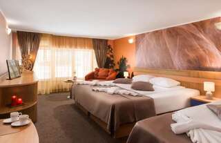 Отель Hotel Central Point София Семейный номер-7