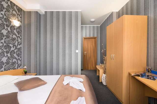 Отель Hotel Central Point София-27